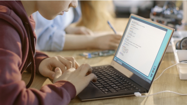 Make a Flyer Online Training Course